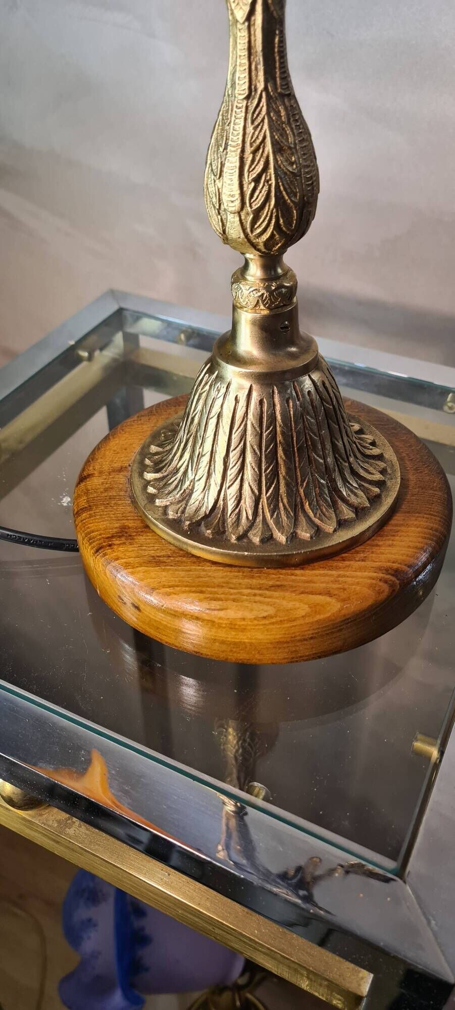 Bronze lamp on blond oak base, art nouveau with tulip, 45x30