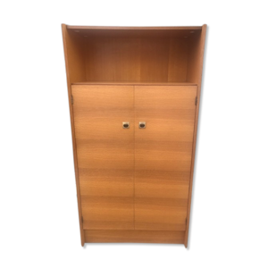 armoire vintage