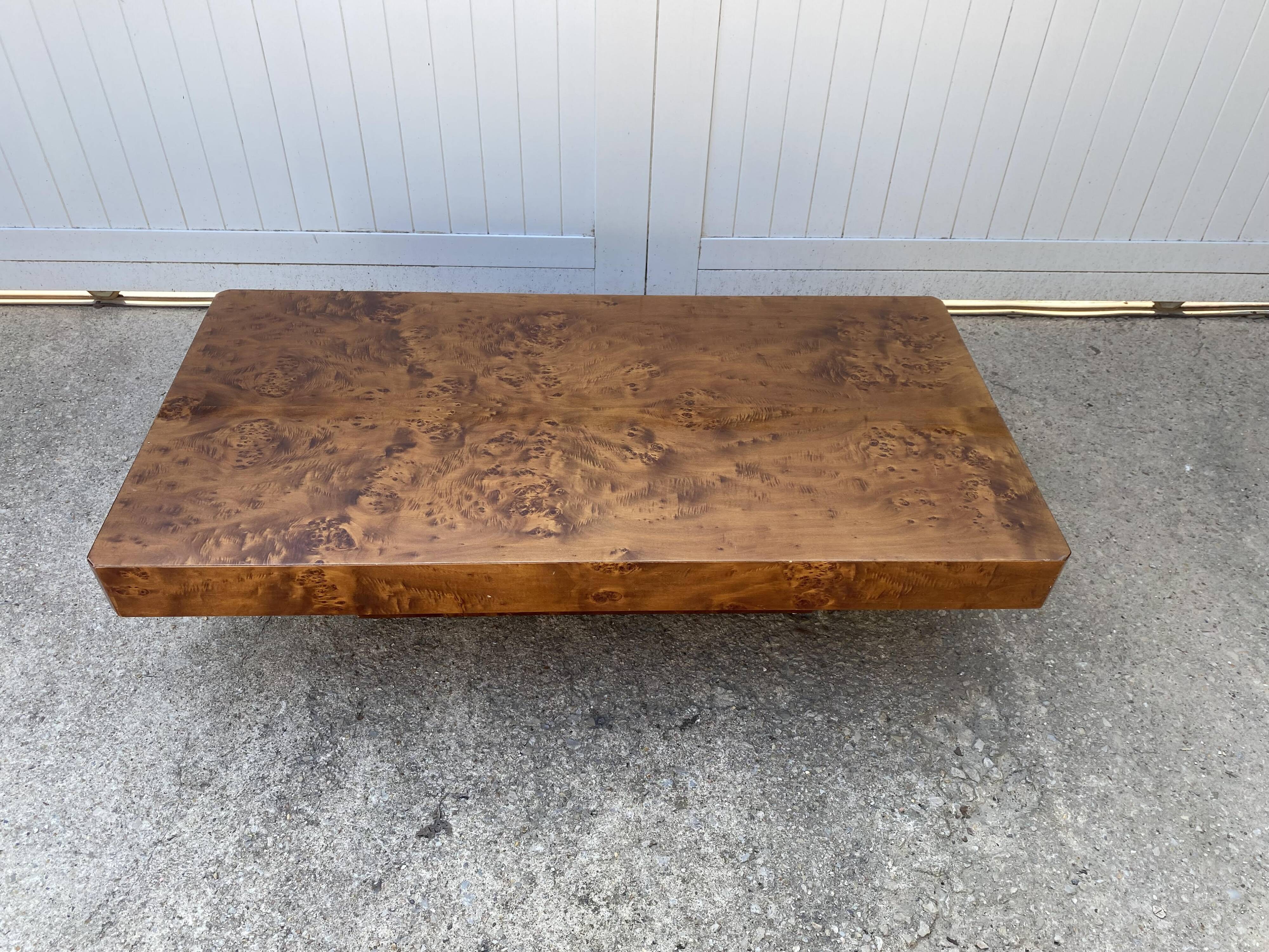 Table basse en loupe d’orme Roche et Bobois vintage 70s