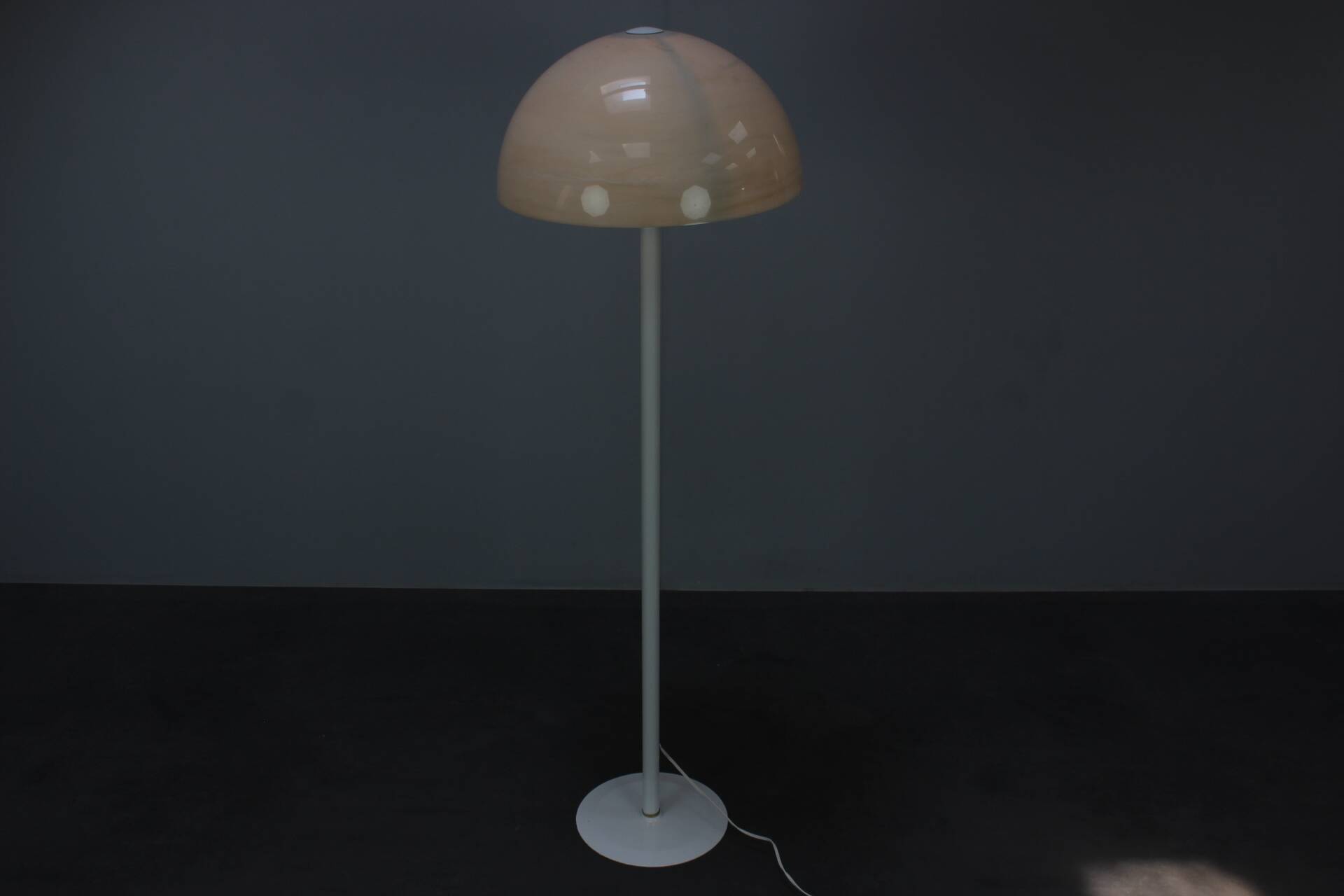 Lampadaire en métal et plastique blanc, Allemagne 1970