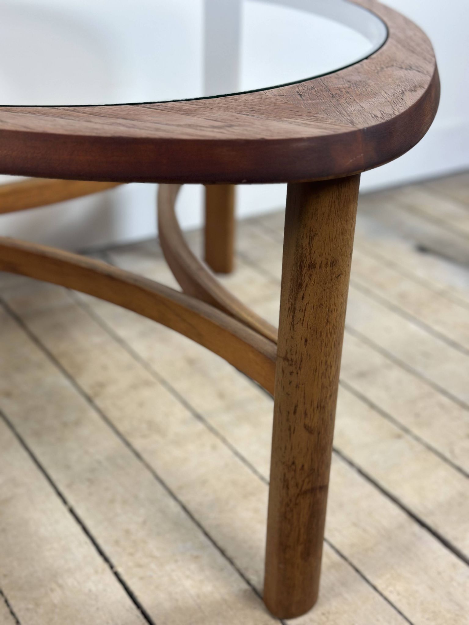 Table basse Tricester par Nathan en teck et vitré 1970