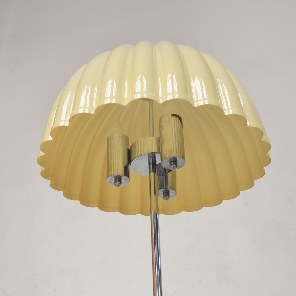 Floor lamp metal and yellow plastic, 1960
