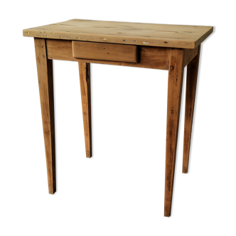 Farm table
