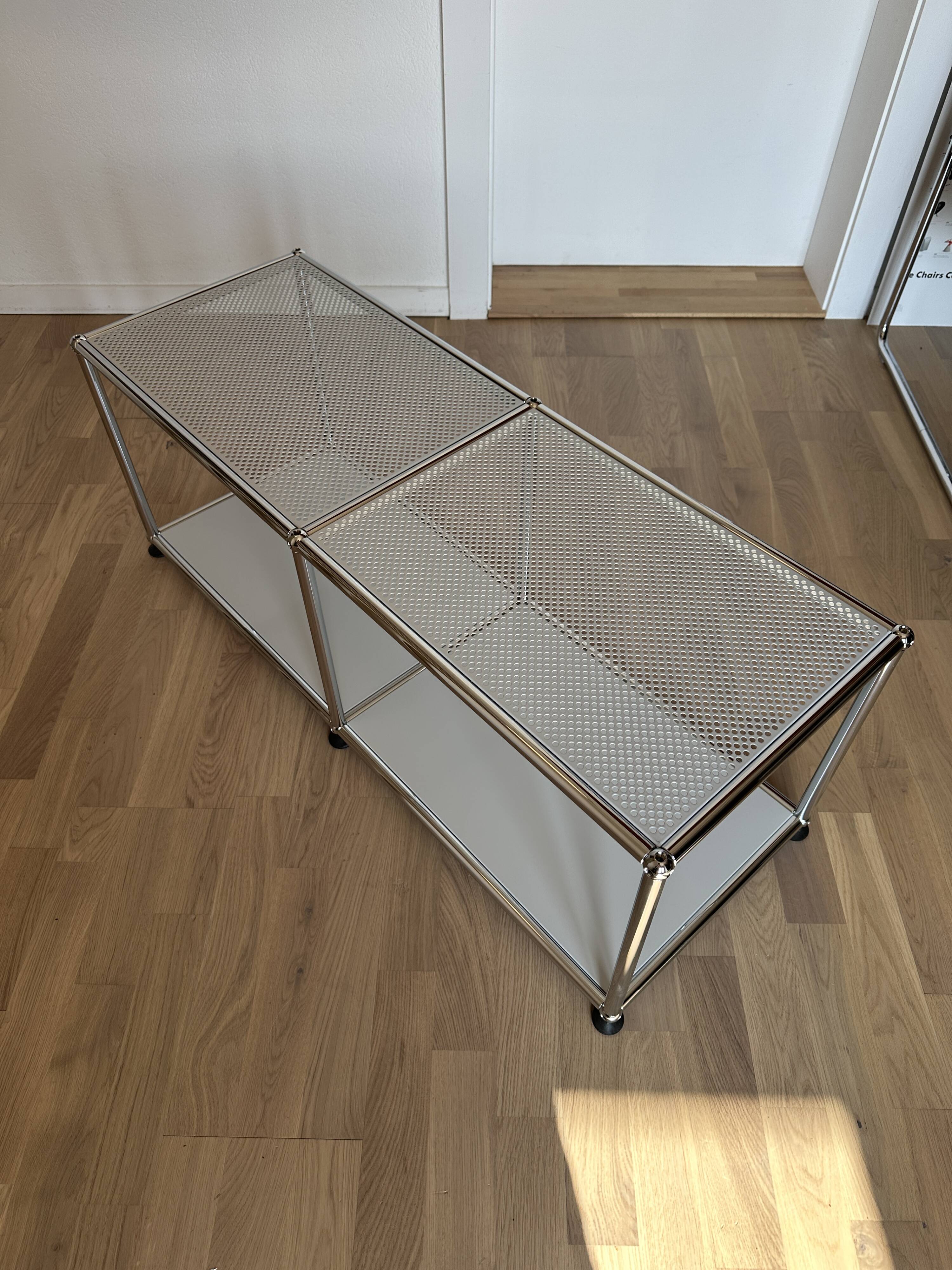 USM Haller TV stand / coffee table in Light Grey