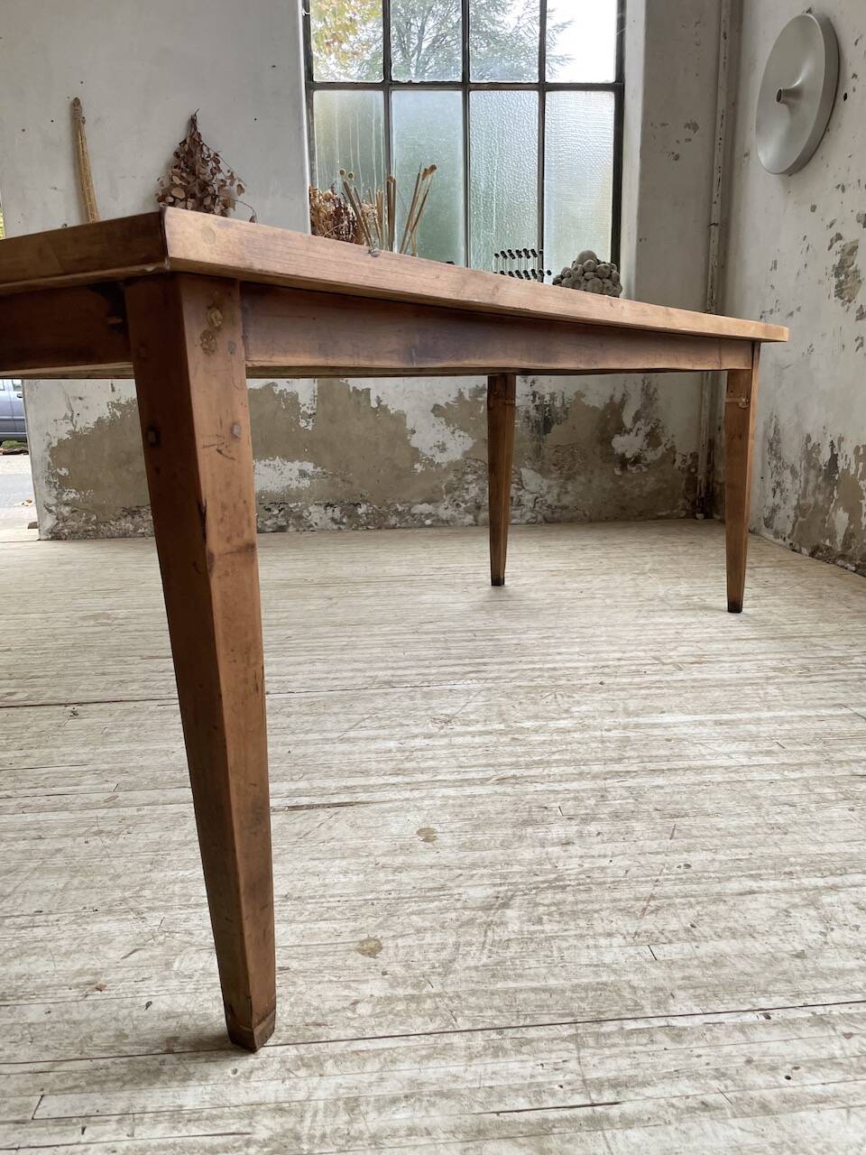 Farmhouse table with spindle legs 2m