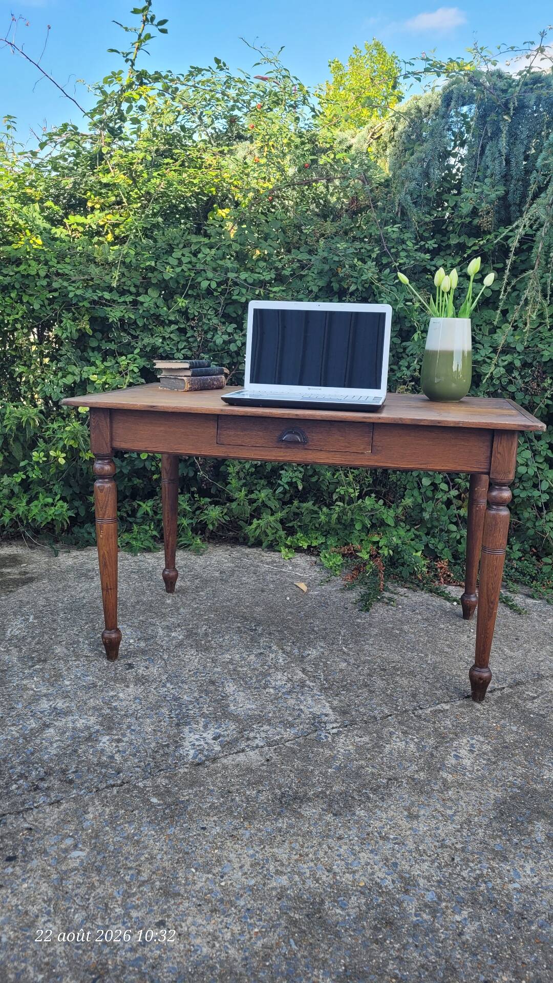 Farm table