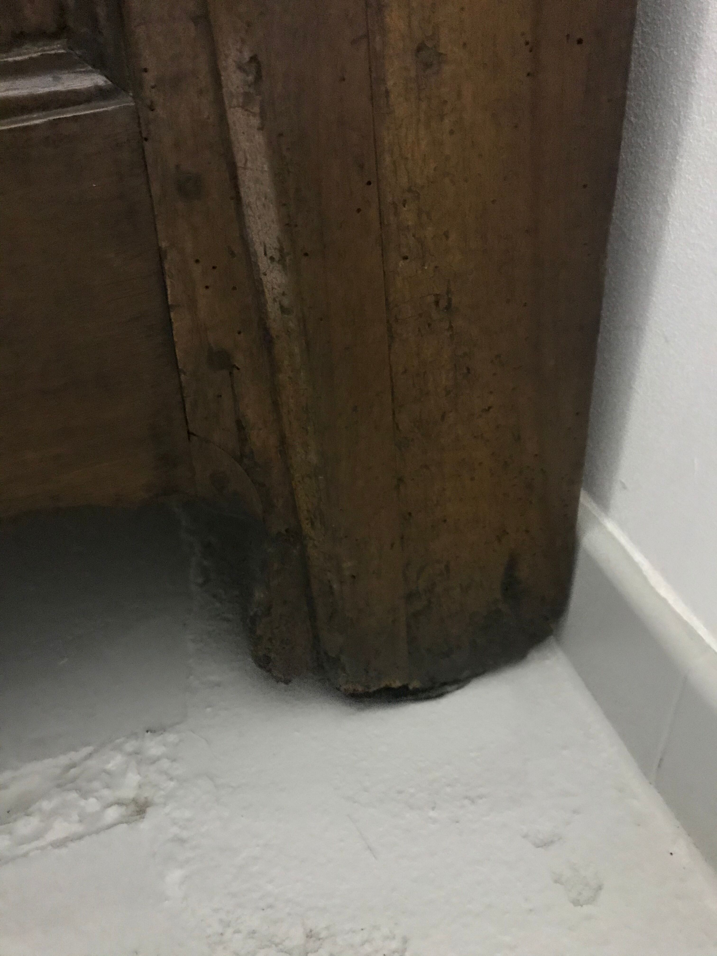 Dresser period Louis XIV walnut