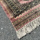 Handmade Pakistani rug