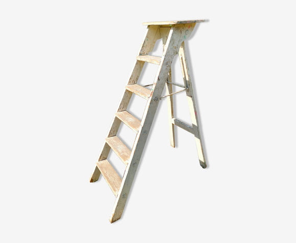 Wooden painter's stepladder