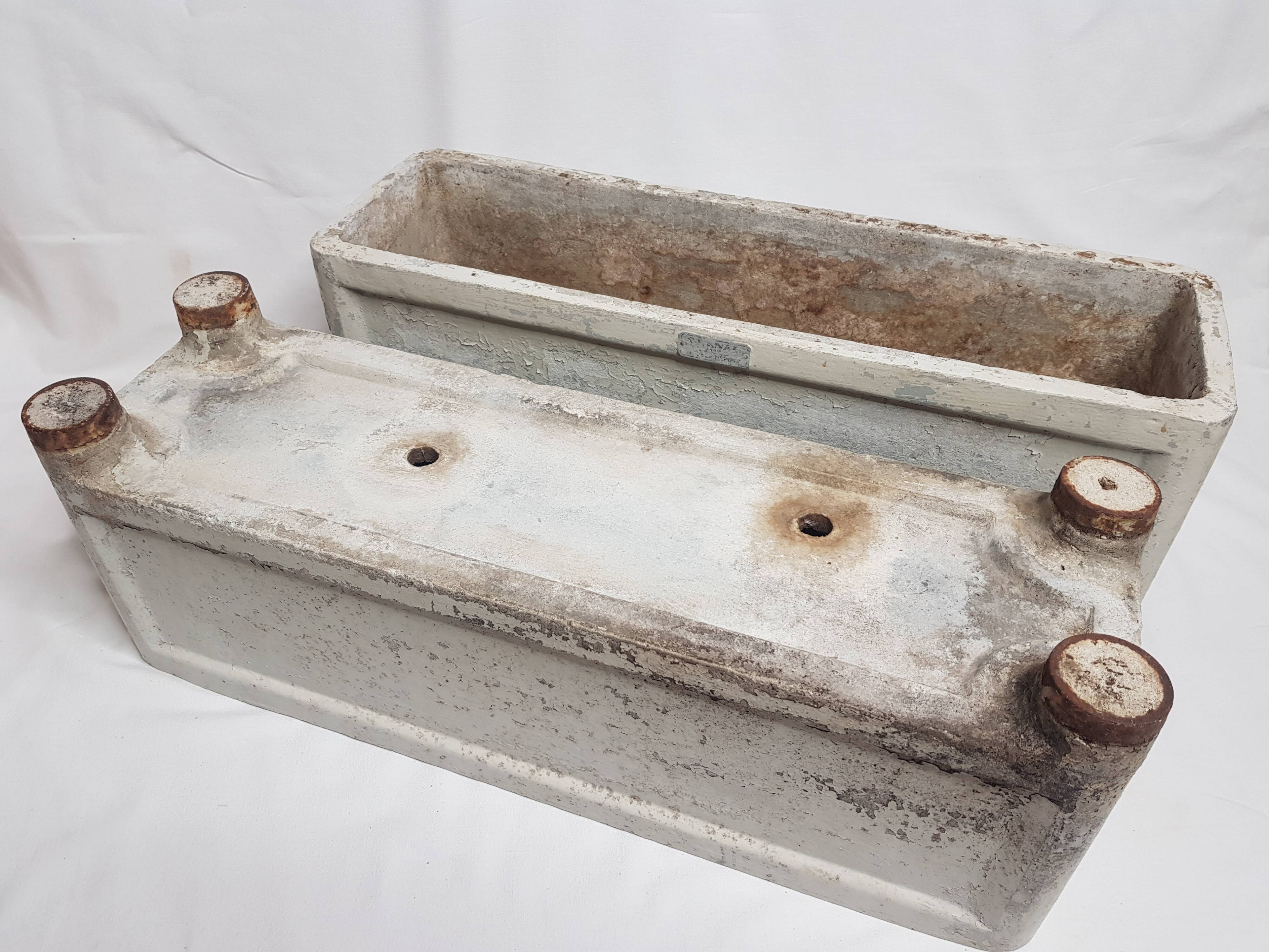 Pair of Art Deco-style Chanal cement bins, 65 cm