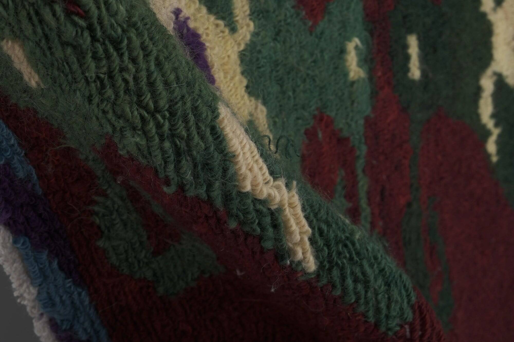 Vintage handmade Turkish rug 135x154 cm