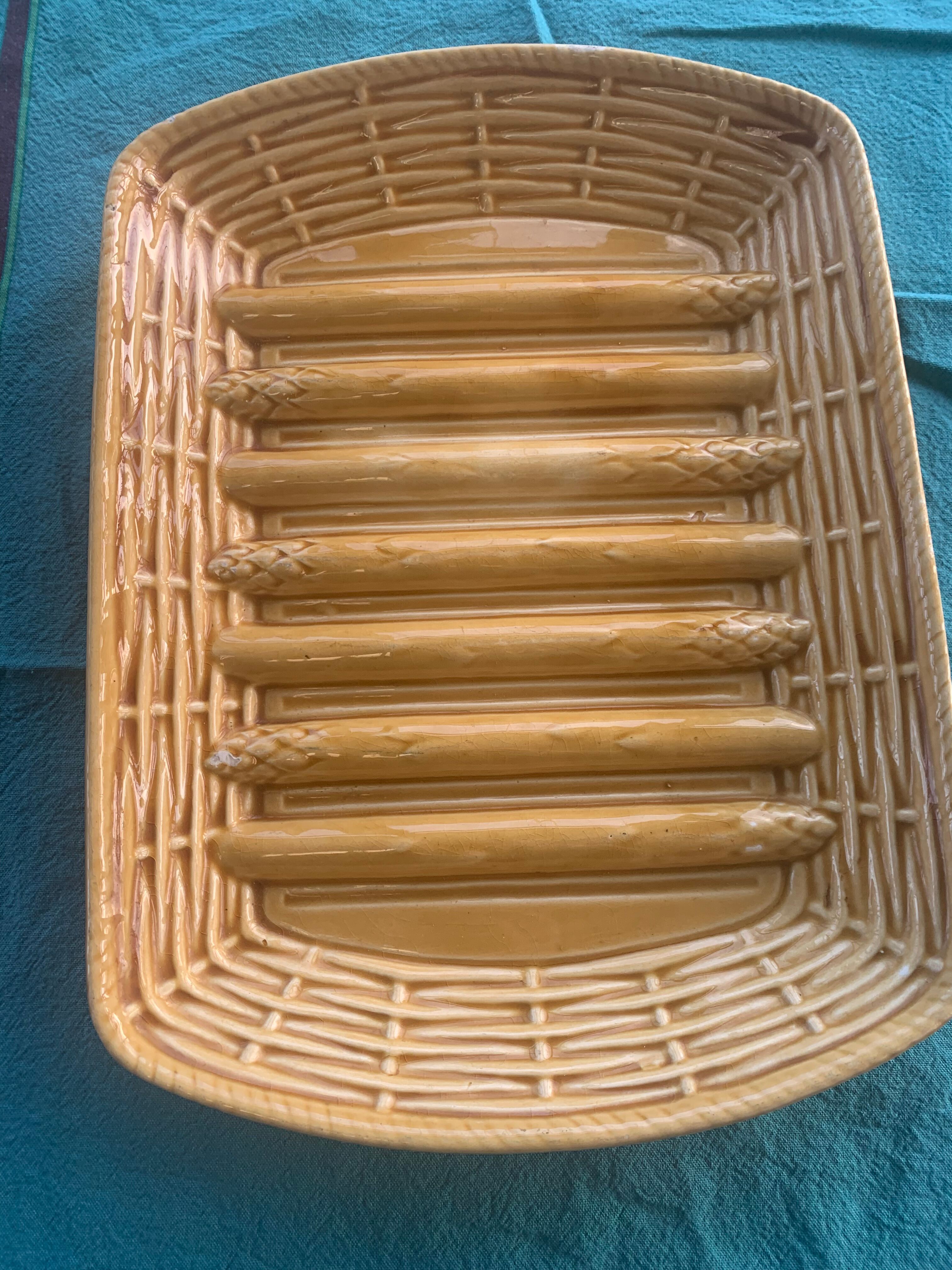 Dish for asparagus, slurry, glazed ceramic yellow sarreguemines France vintage