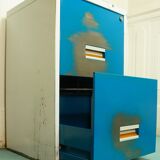 2 metal drawers for hanging backs