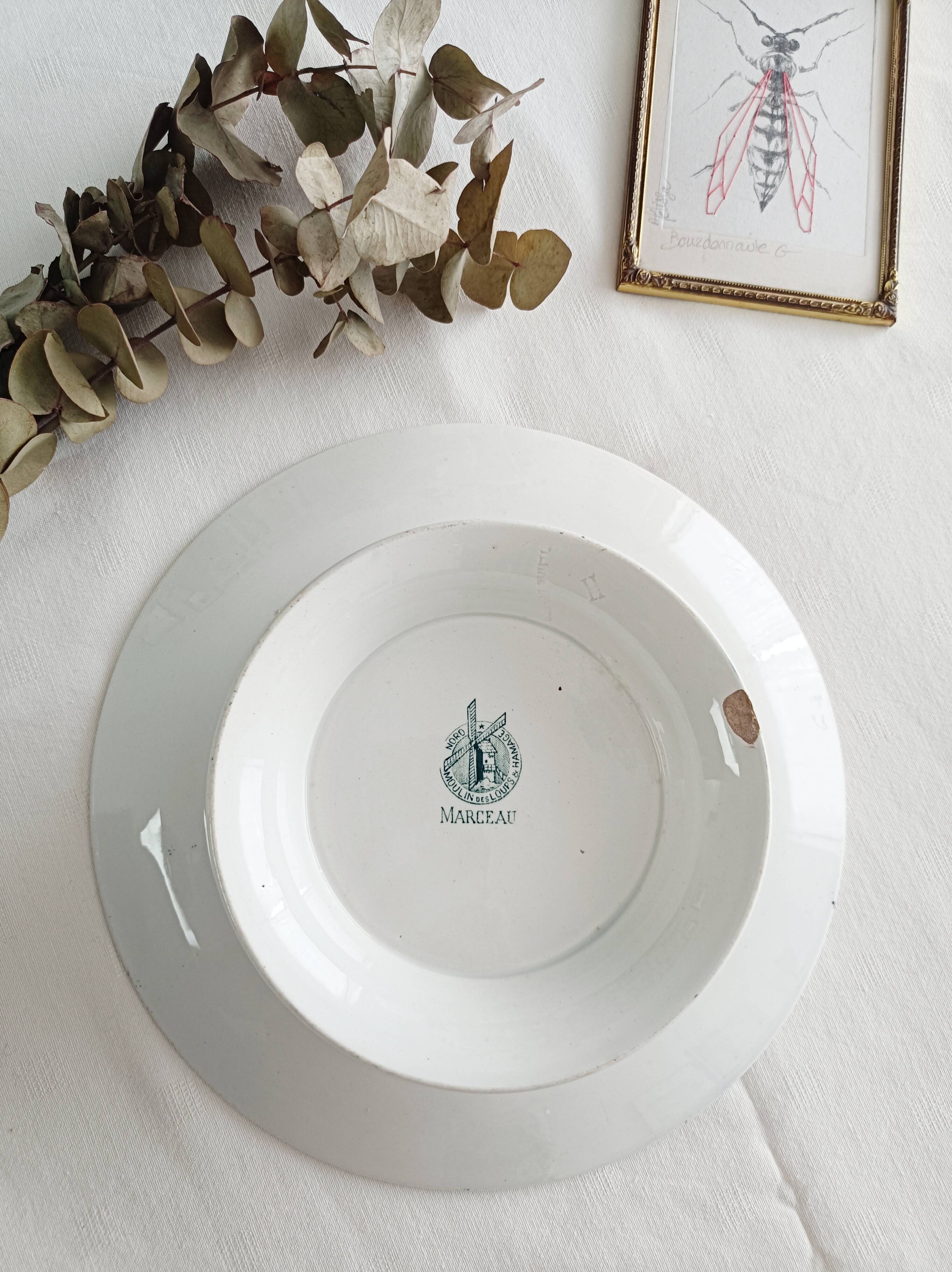 Iron earth mounted plate Moulin des loups and Hamage, Marceau