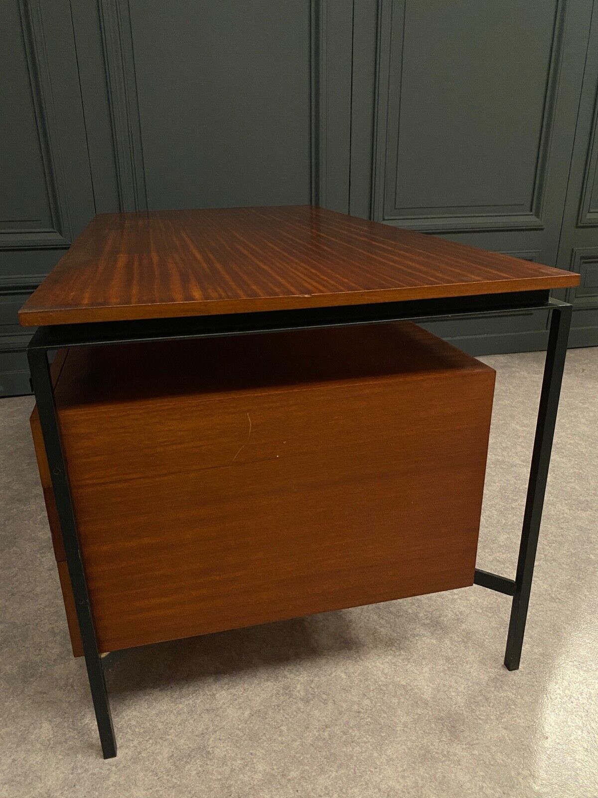 Office cm 172 Pierre Paulin in mahogany and metal circa 1960