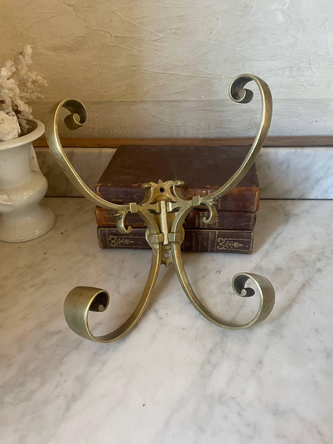 Coat rack, double hook in bronze from the 19th century.