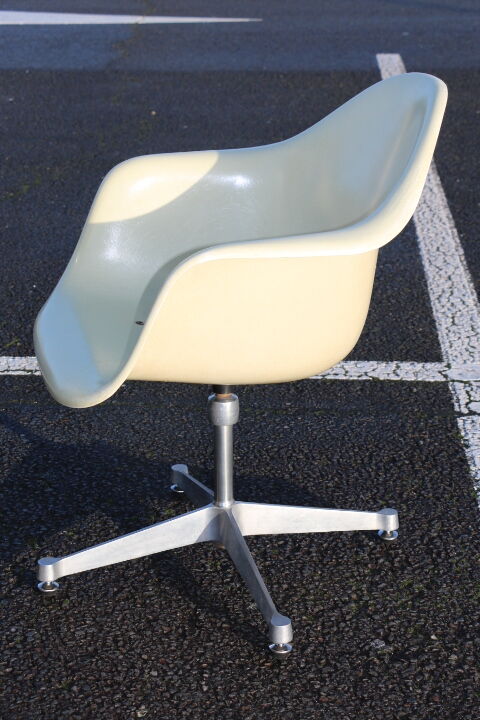Armchair by Charles & Ray Eames for Herman Miller