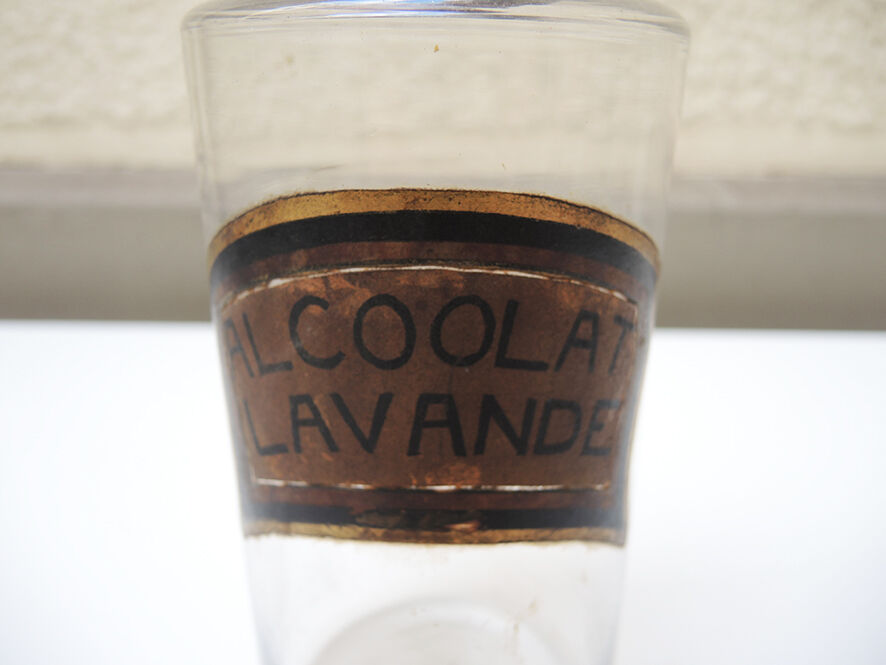 Apothecary bottle