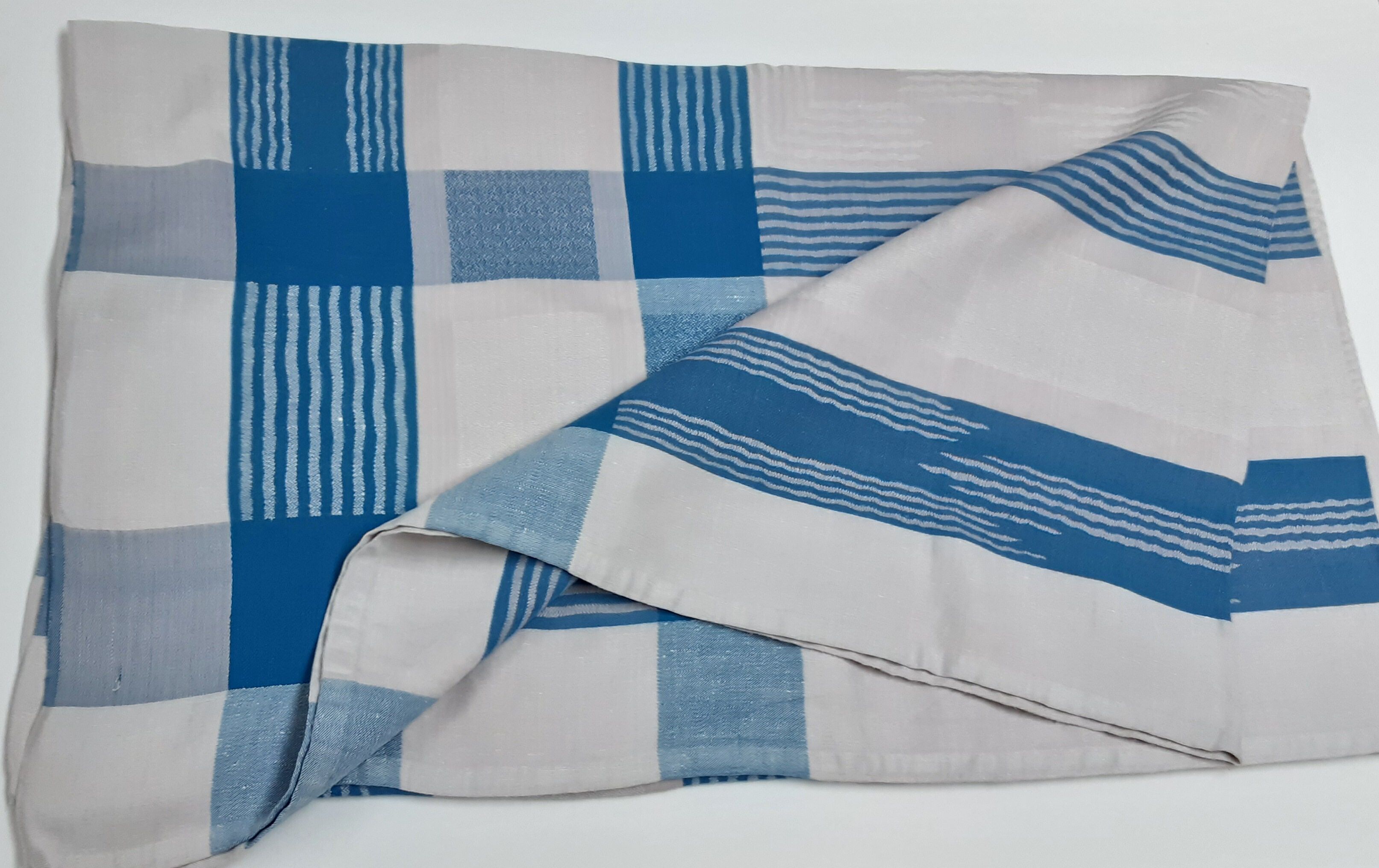 Damask tablecloth with blue and white checkers 1m60 x 1m90