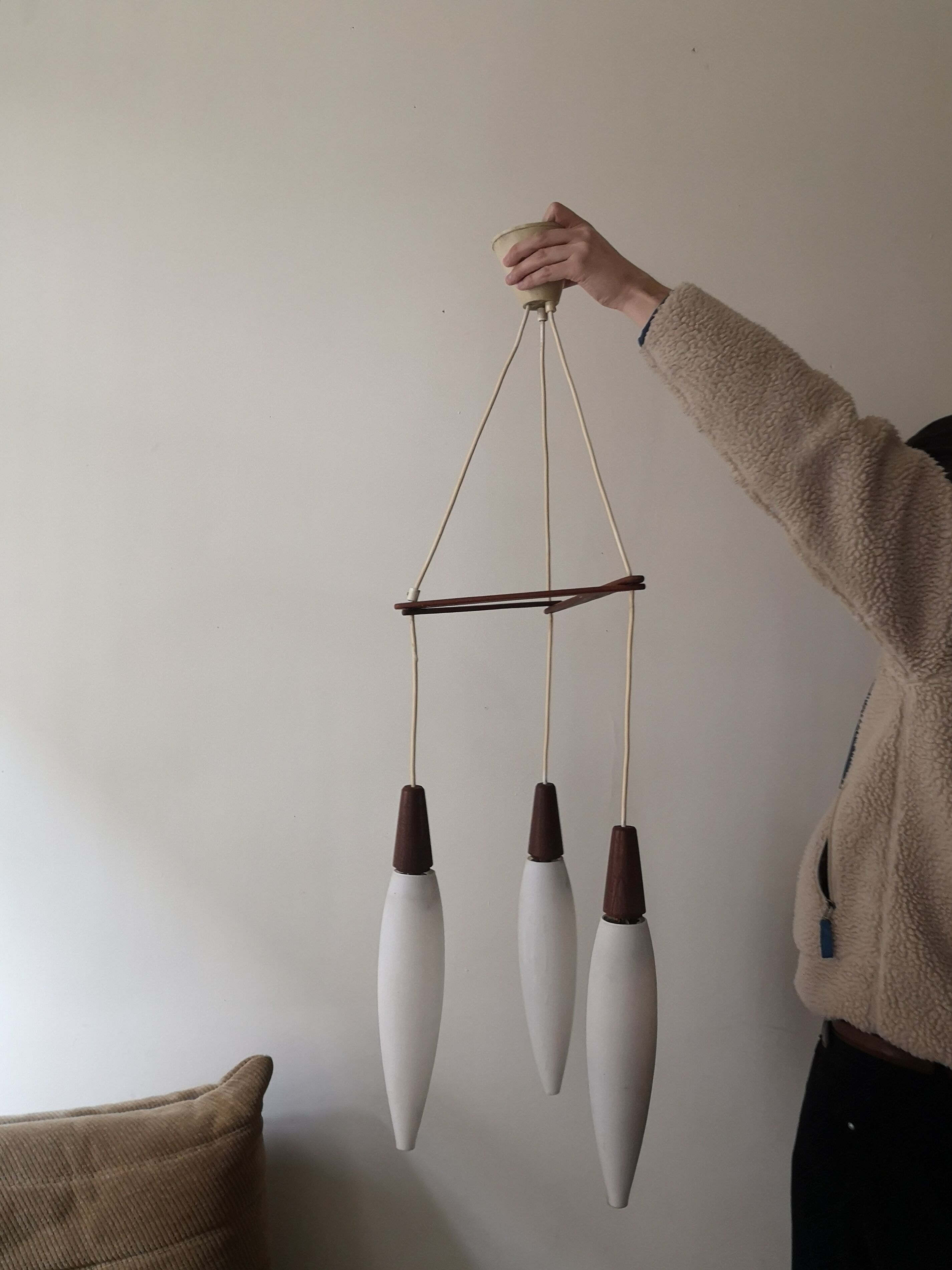 Suspension 3 lights opaline & teak, Louis Kalff 1960