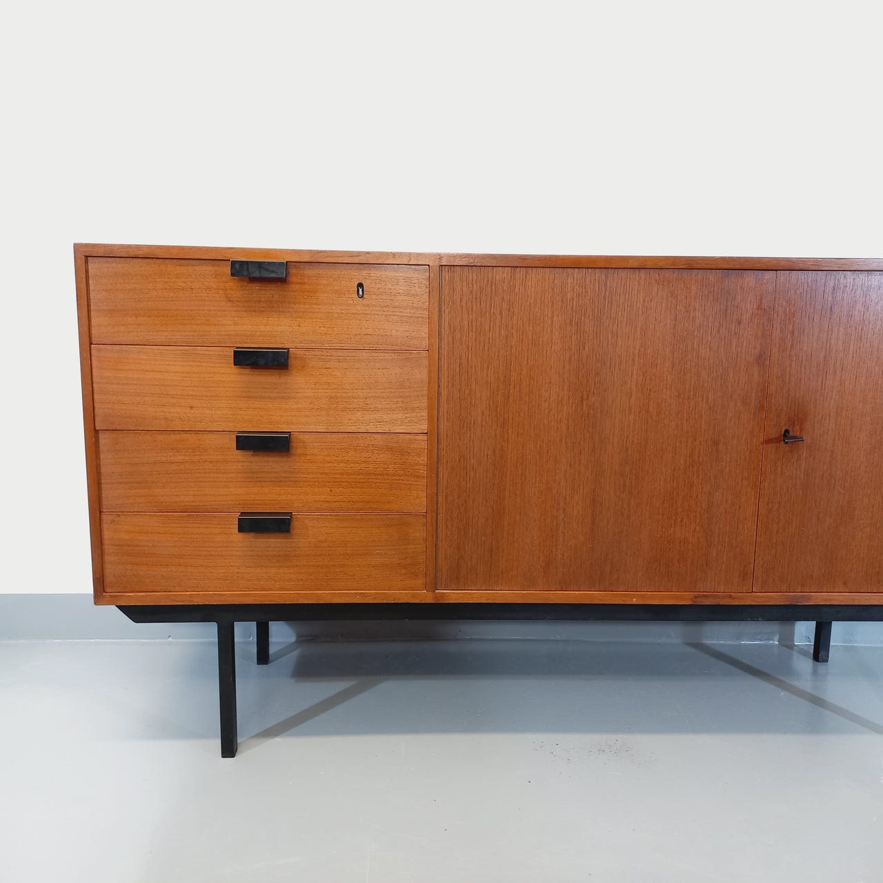 Vintage Scandinavian style modernist teak sideboard from the 50s 60s, Robin Day design for Hille