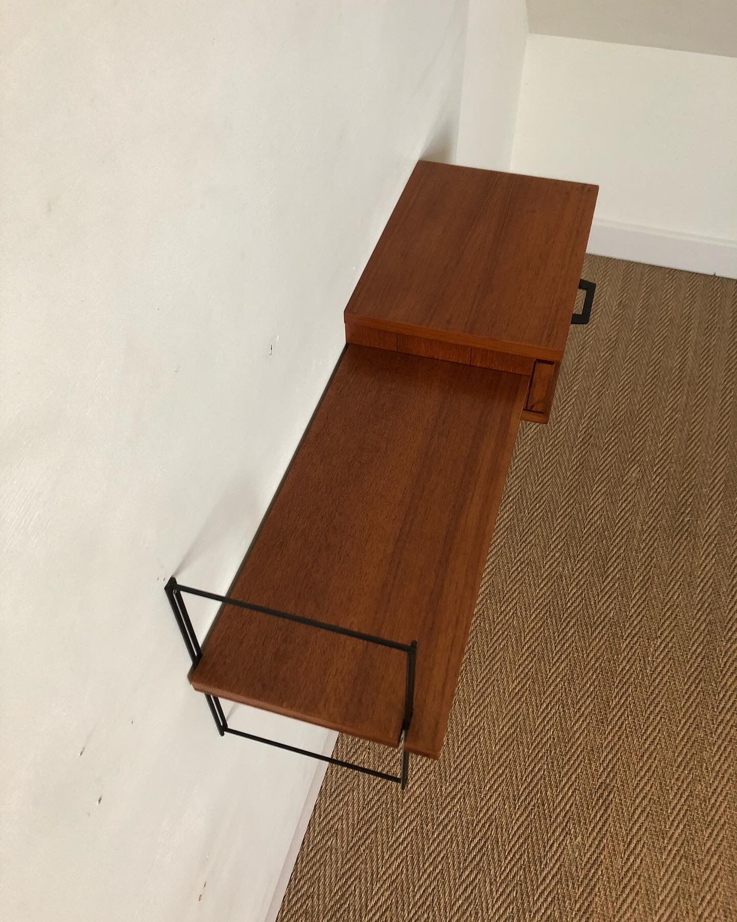 Wall console