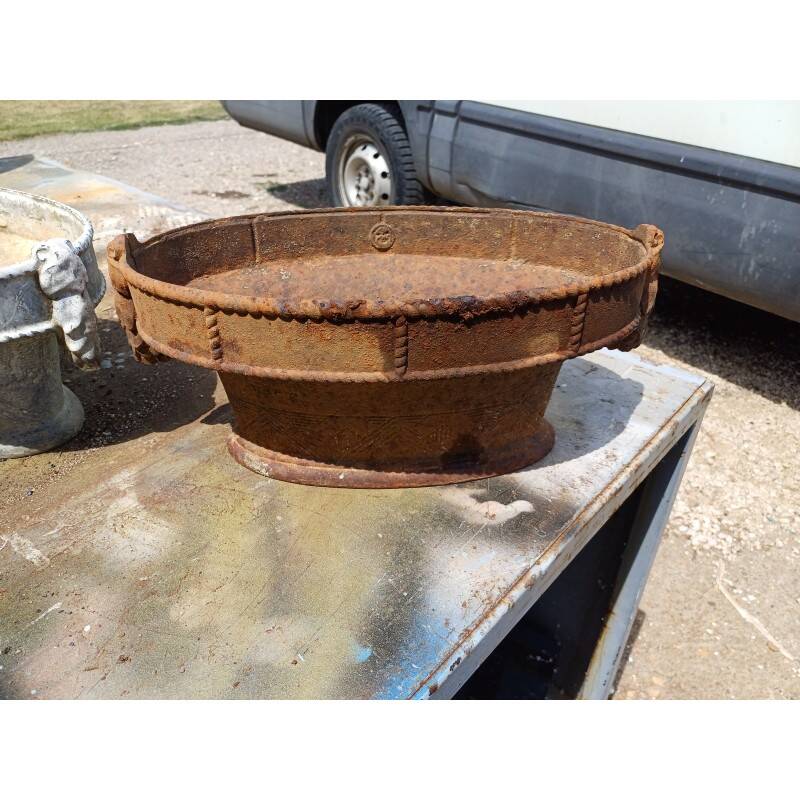 5 cast iron planters from 1900: Charleville - Mézières