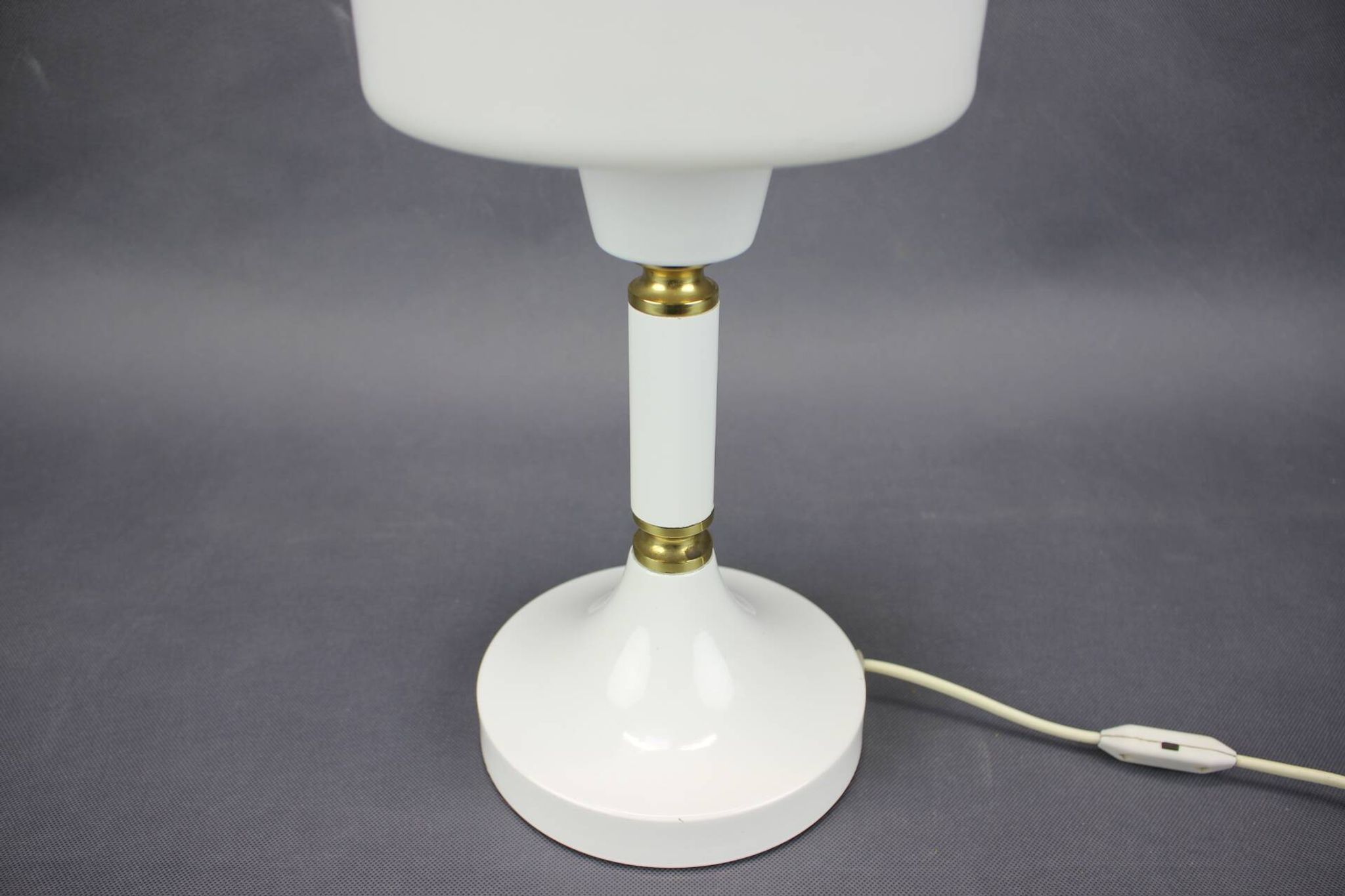 Lampe de Table en Verre Opalin et Laiton Drukov Brno, Tchécoslovaquie, 1970s