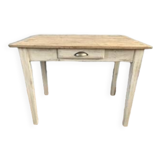 TABLE/DESK