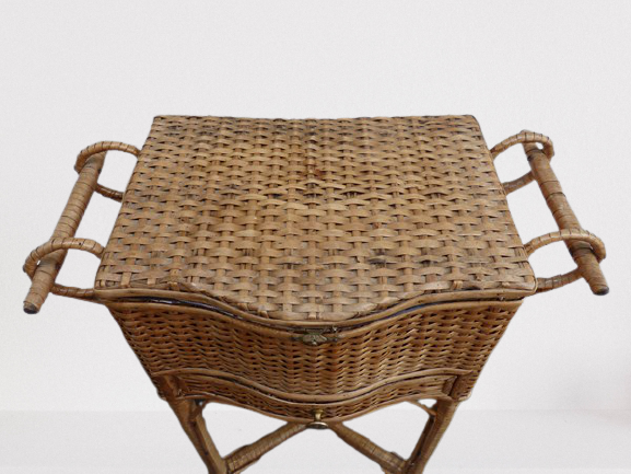 Bedside table tavailleuse wicker vintage