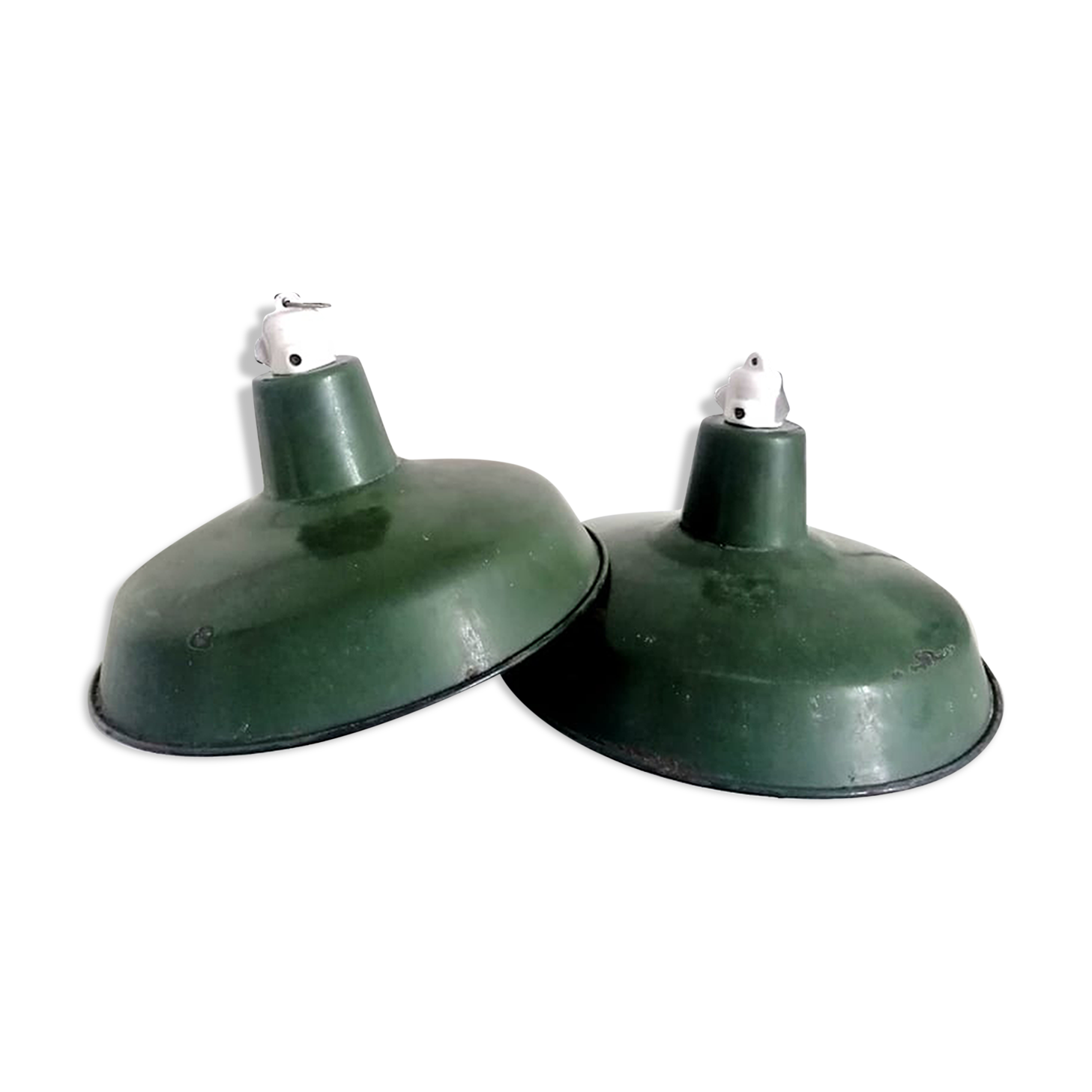 Pair of industrial suspensions in enamelled sheet metal