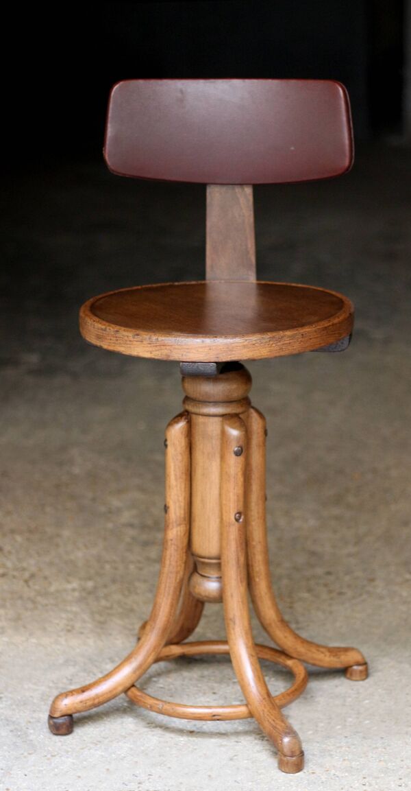 Tabouret - chaise thonet des années 20.