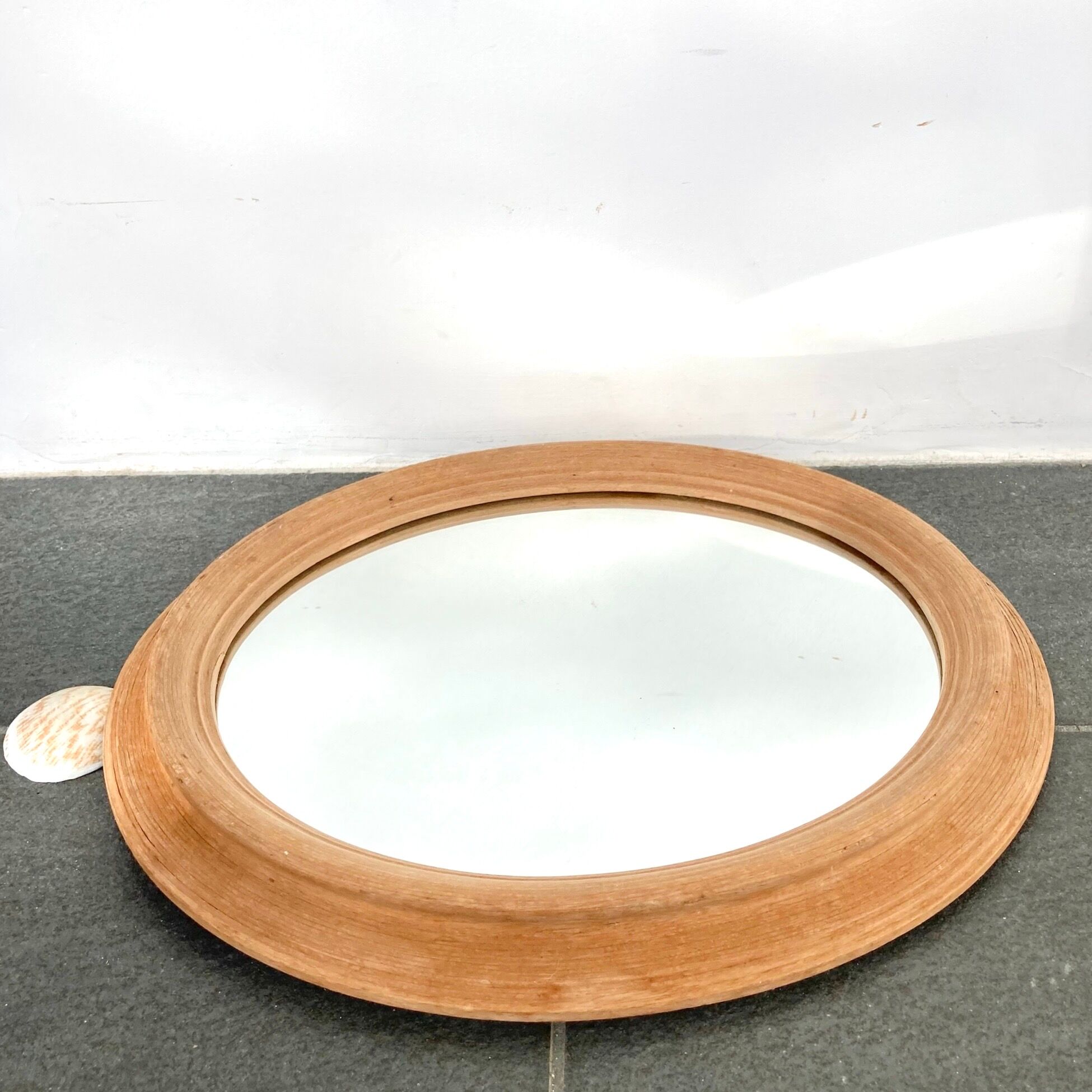 Oval wooden mirror 31x37cm