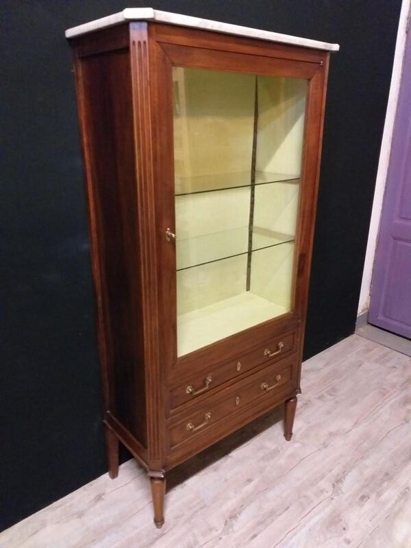Vitrine de style Louis XVI
