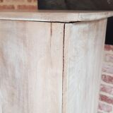 Chiseled mango tree bedside