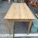 Farm table