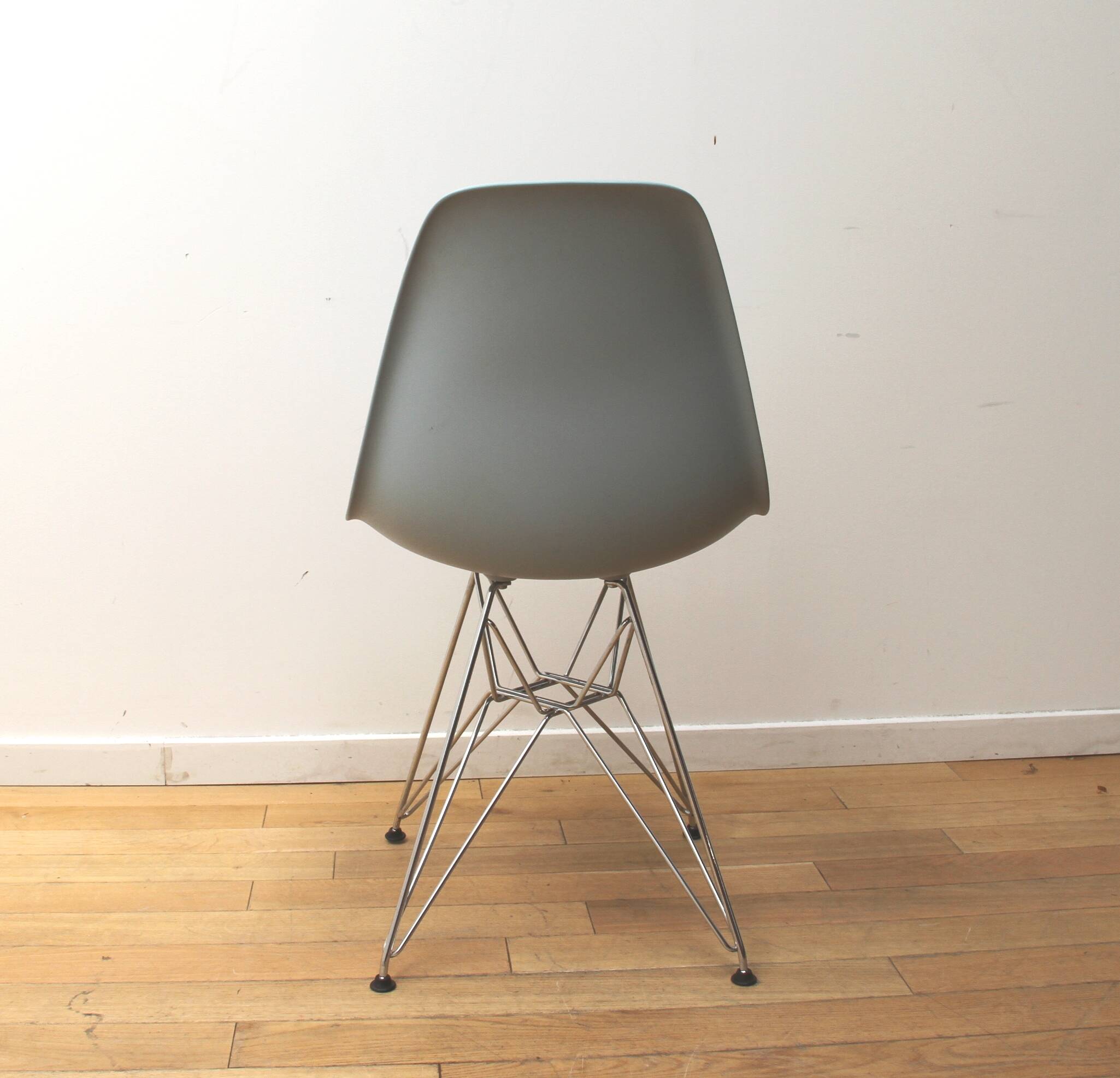 DSR chair, Charles & Ray Eames Vitra