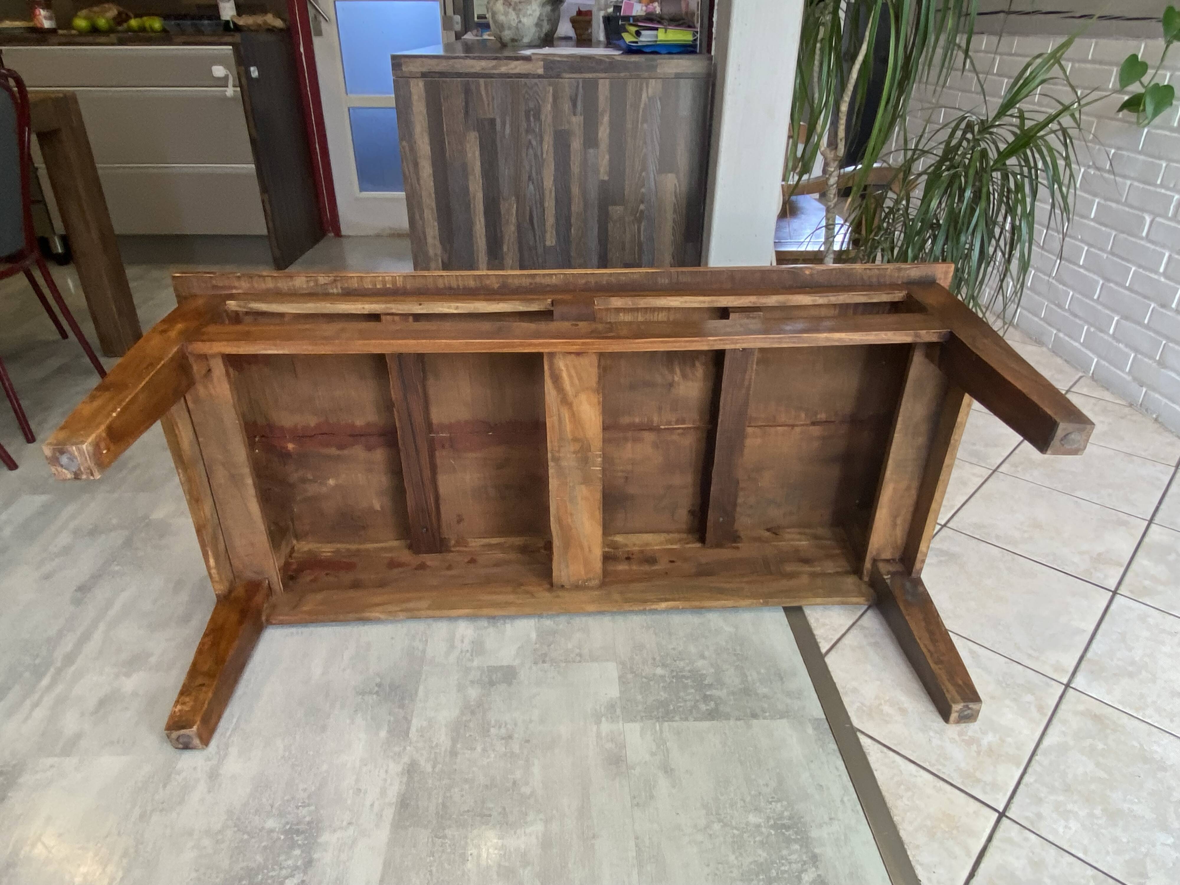 Rustic farmhouse coffee table made of solid wood with 2 drawers from the 1930s.
