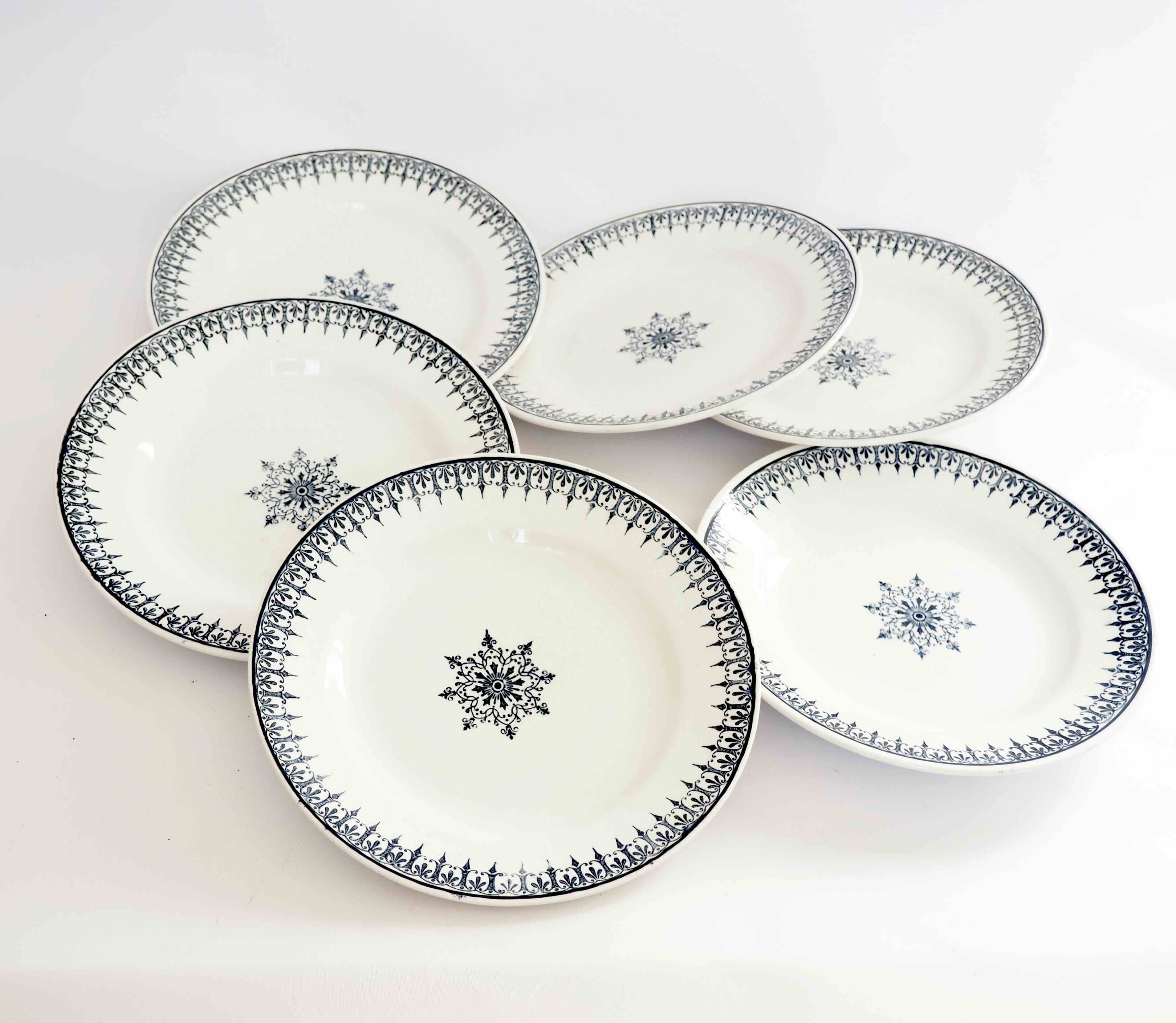 6 assiettes en terre de fer bleue