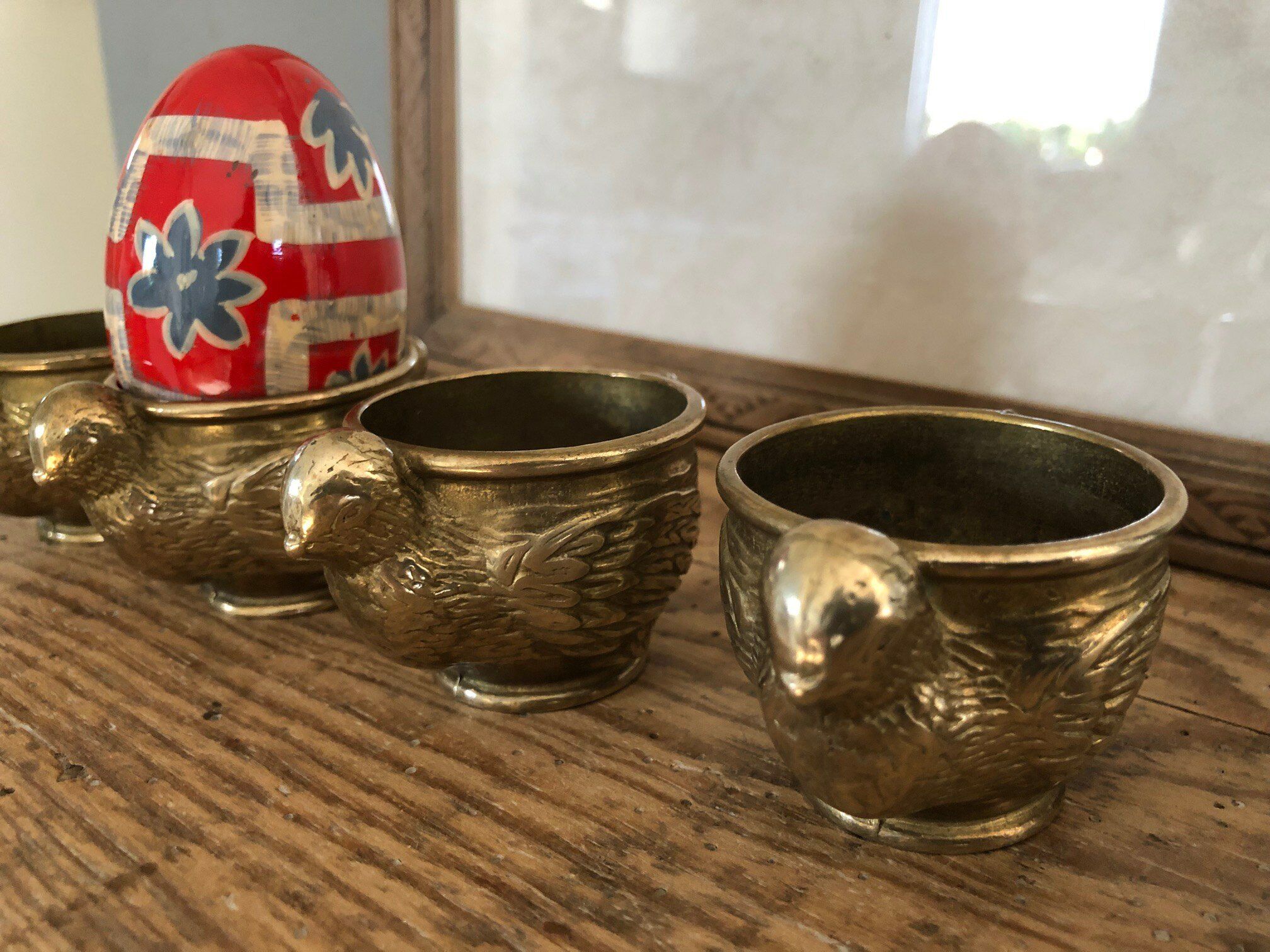 4 hen-shaped eggcups