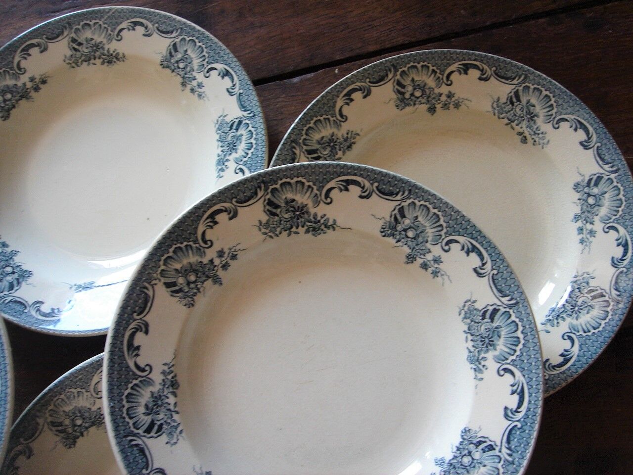 Lot 7 soup plates blue
