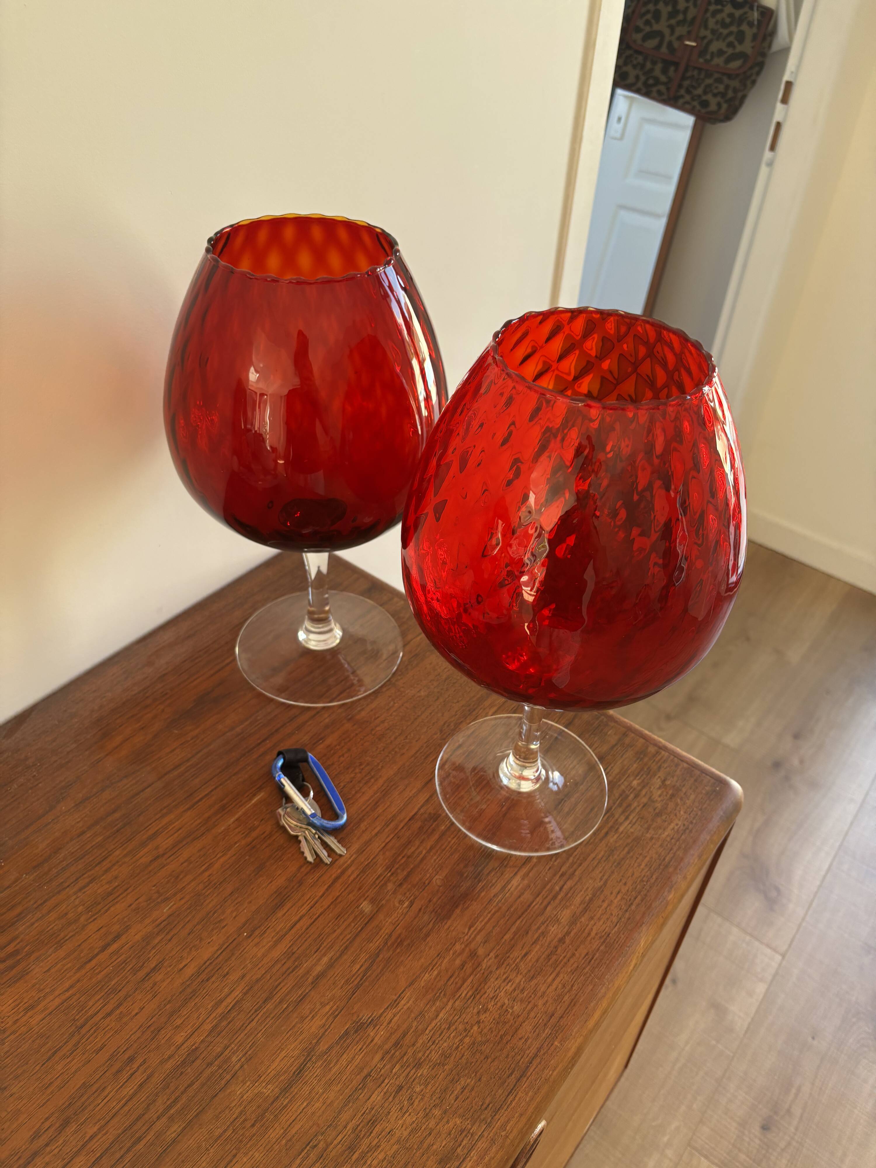 Set of two Empoli vases