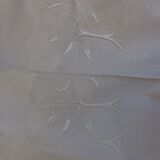 Drap ancien en coton blanc avec monogrammes