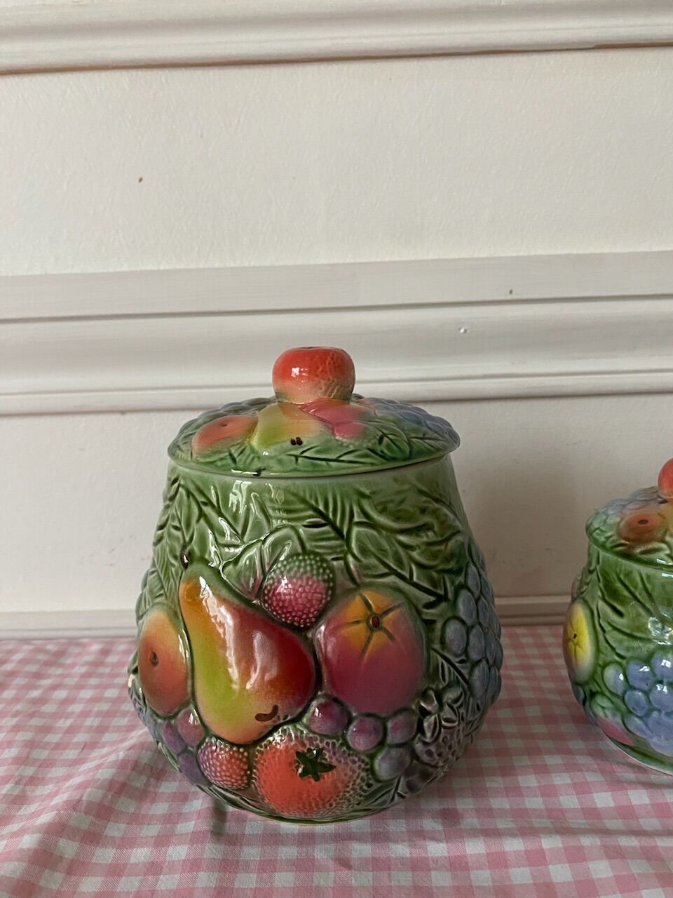 Pots in slip decoration fruits