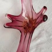 Grand centre de table en verre soufflé rose – design organique –