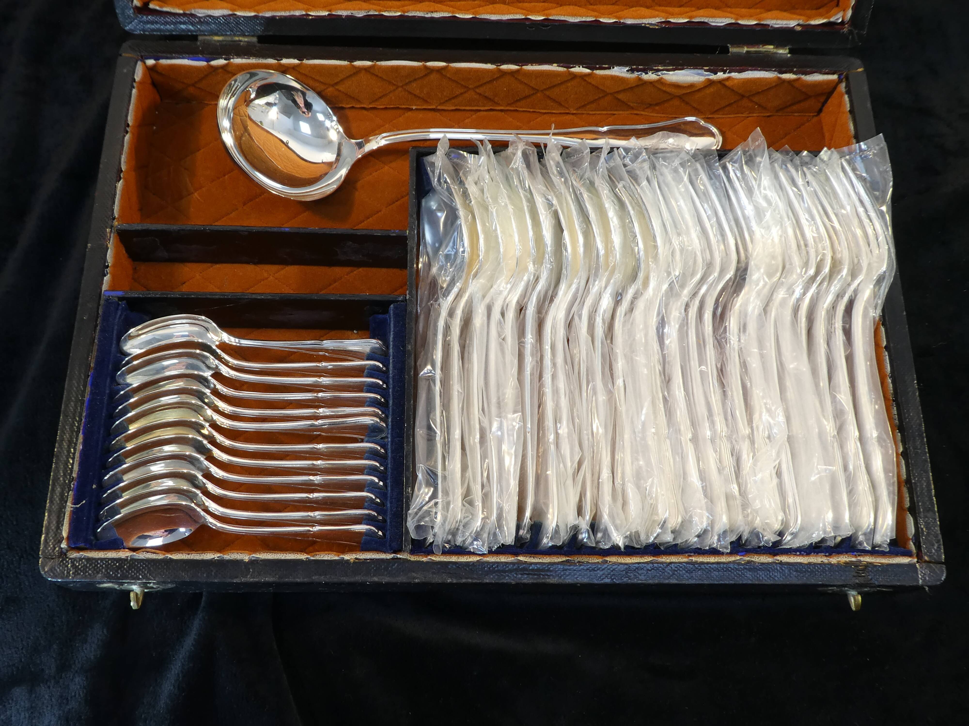 Menagere 37 pieces in silver metal style spatours