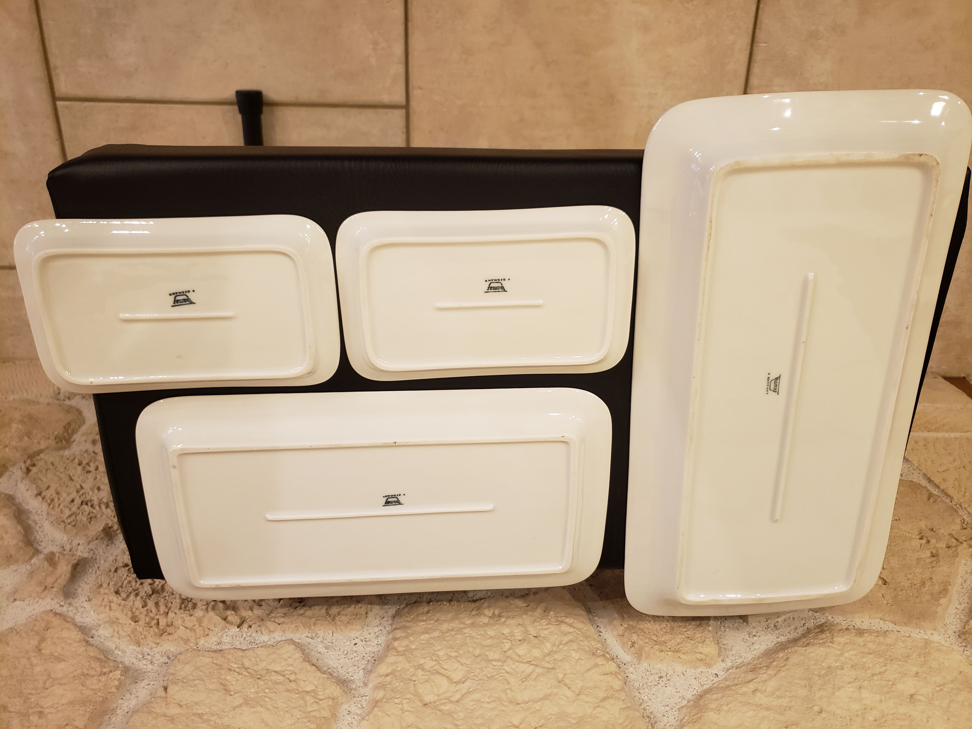 Set of 4 rectangular vintage orange dishes