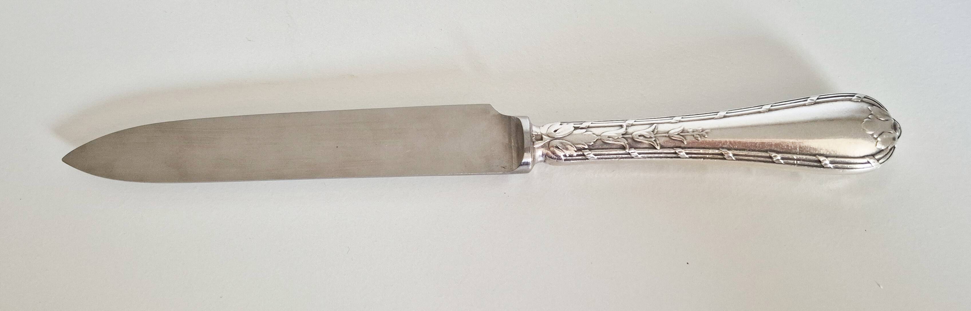 Lot de 6 couteaux de table Christofle ,  lame inox et manche en argent