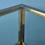 Table basse de style moderniste, style Romeo Rega en laiton et chrome
