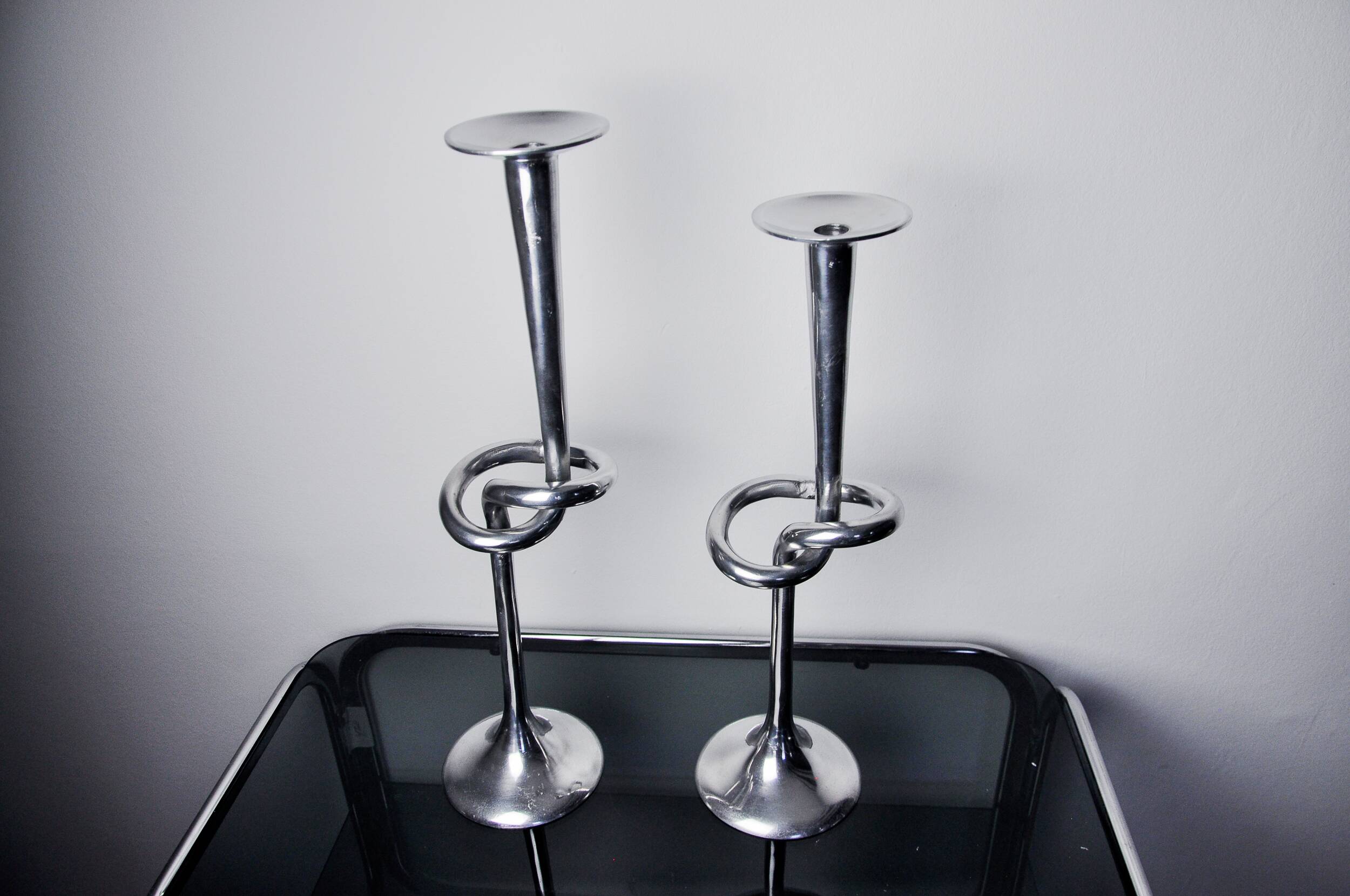 Pair of XL knotted candlesticks in aluminum, Italy, 1980